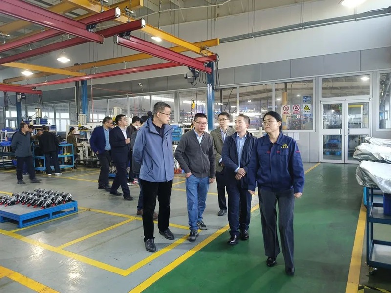 青島力克川液壓機(jī)械有限公司協(xié)辦國家標(biāo)準(zhǔn)審查會(huì)議在青島勝利召開!5.jpg 青島力克川液壓機(jī)械有限公司協(xié)辦國家標(biāo)準(zhǔn)審查會(huì)議在青島勝利召開!5.jpg